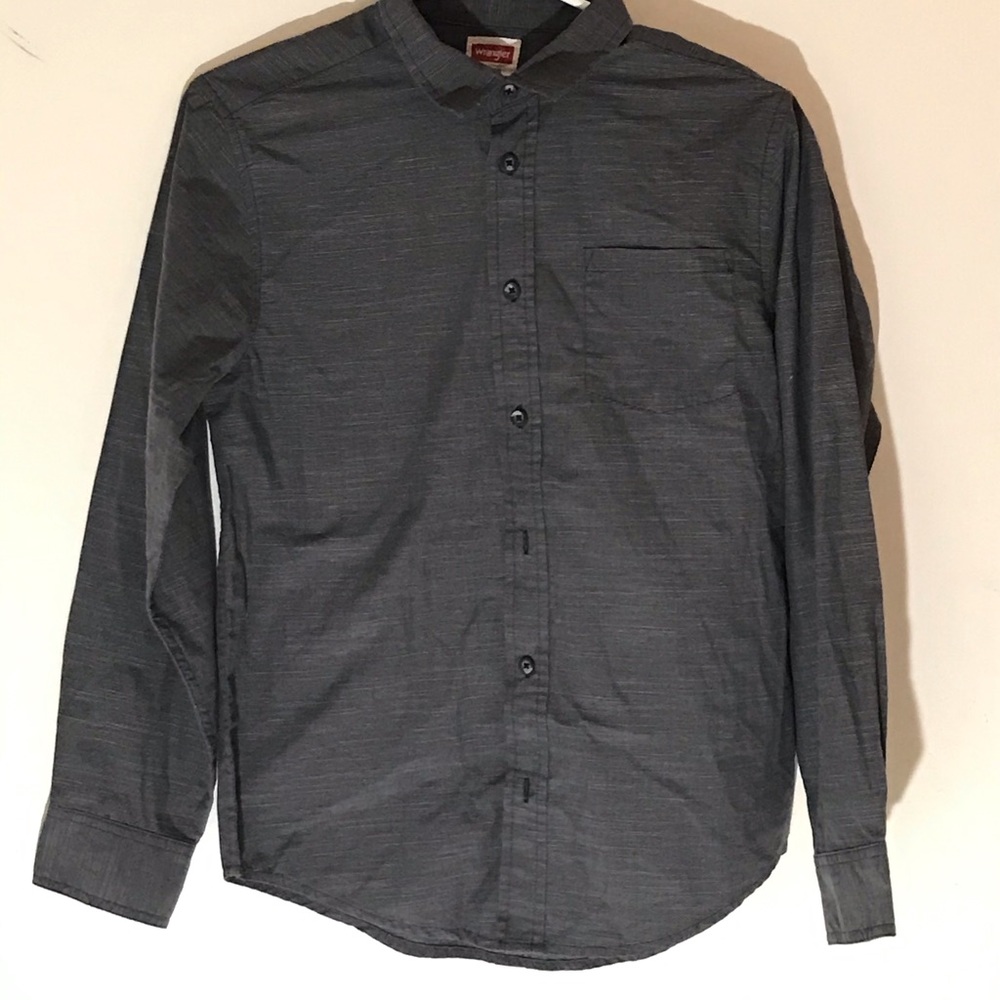 Gray wrangler button up shirt